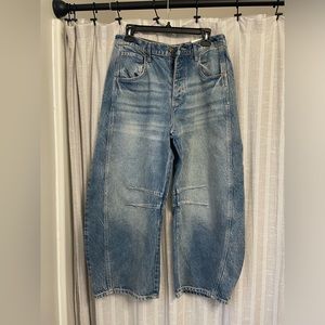 Free people barrel Jean. Size 29, new with tags, never worn.